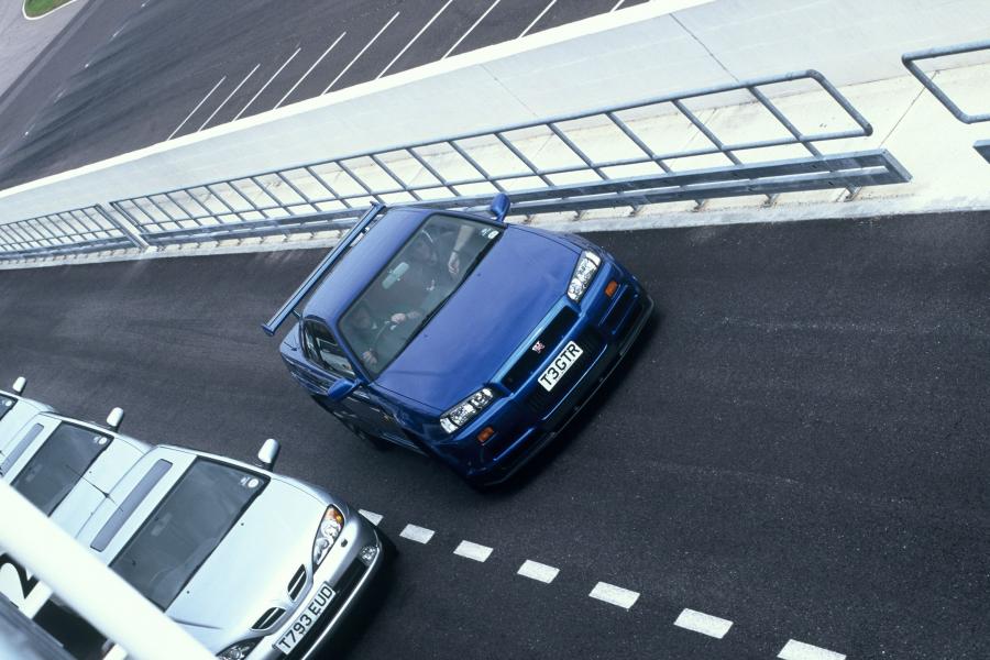  Nissan Skyline GT-R 2002 года  (фото 9 из 15)